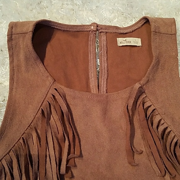 Sleeveless top with fringe on front, by Hollister, - Picture 4 of 6